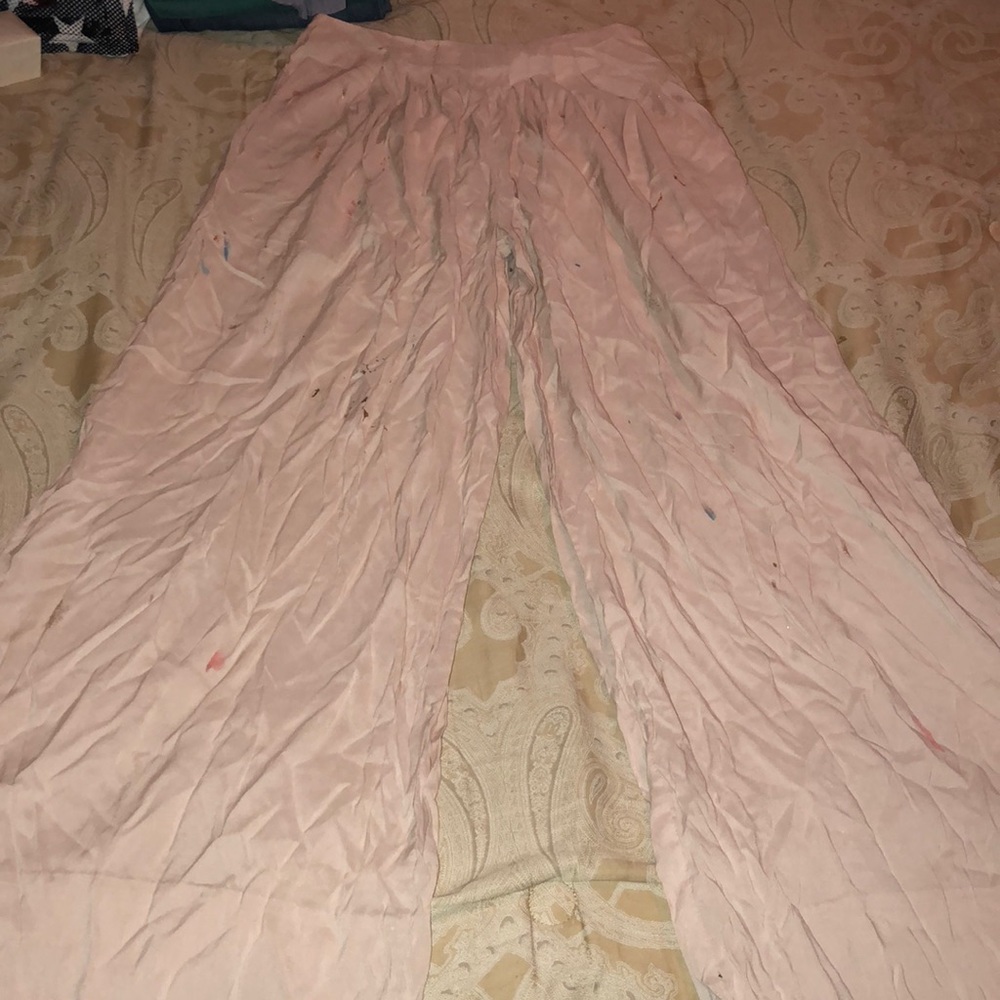 Light pink and other colors “splashed”
